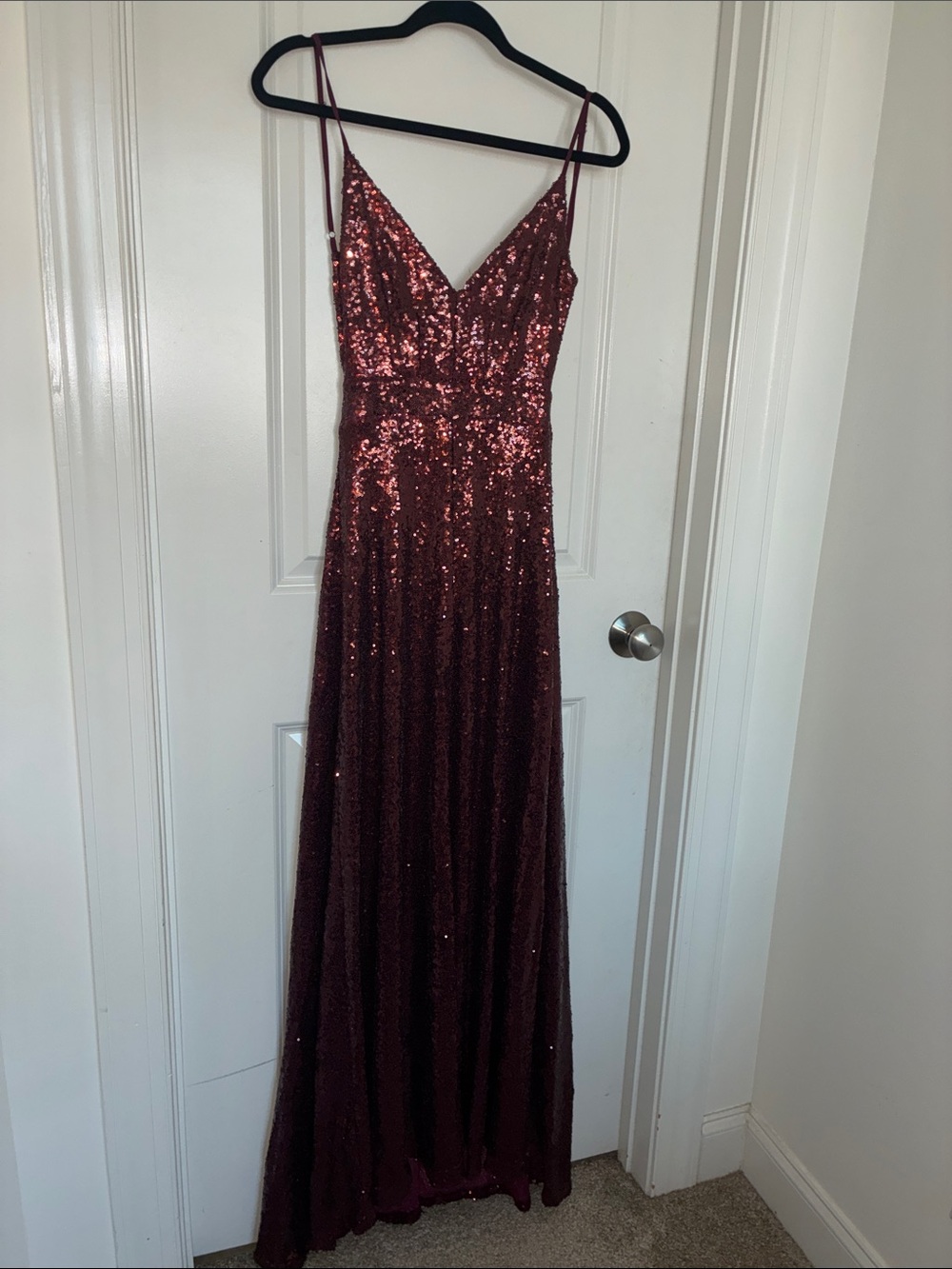 L'ATISTE Burgundy Sequin Spaghetti-Strap Backless Maxi Dress